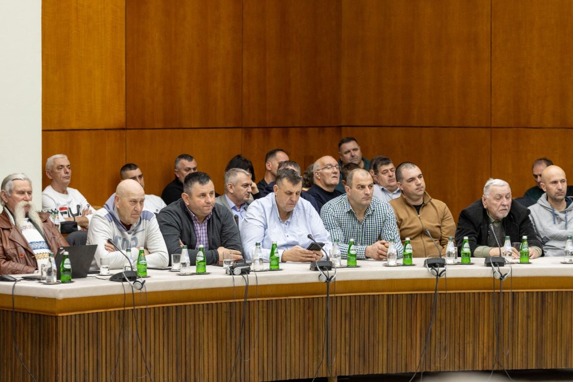 IMG-009ab932ab71a907c330e5961eb213d4-V